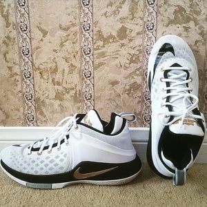 Nike King James Zoom Witness